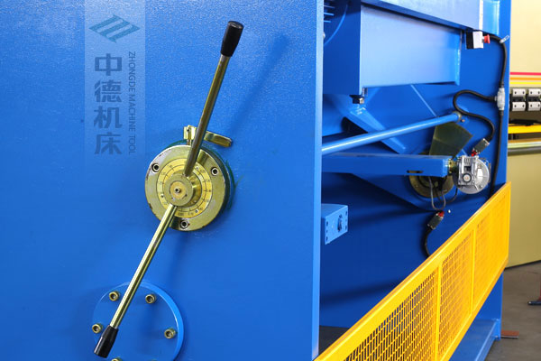 ZDSK-1632剪板机刀片间隙手动调节器,刻度清淅,调节省力又简便.jpg ZDSK-1632剪板机刀片间隙手动调节器,刻度清淅,调节省力又简便.jpg